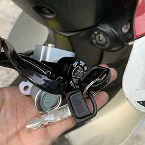 sửa khóa xe máy tại nhà bị hư lỏng chìa