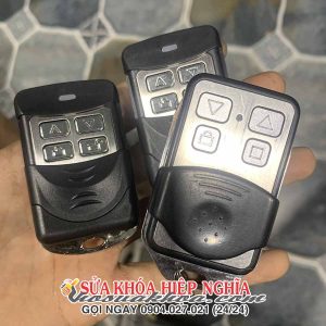 làm remote điều khiển cửa cuốn