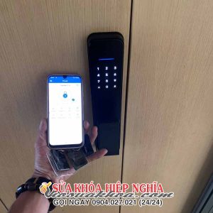 sửa khóa từ mở khóa cửa điện tử vân tay